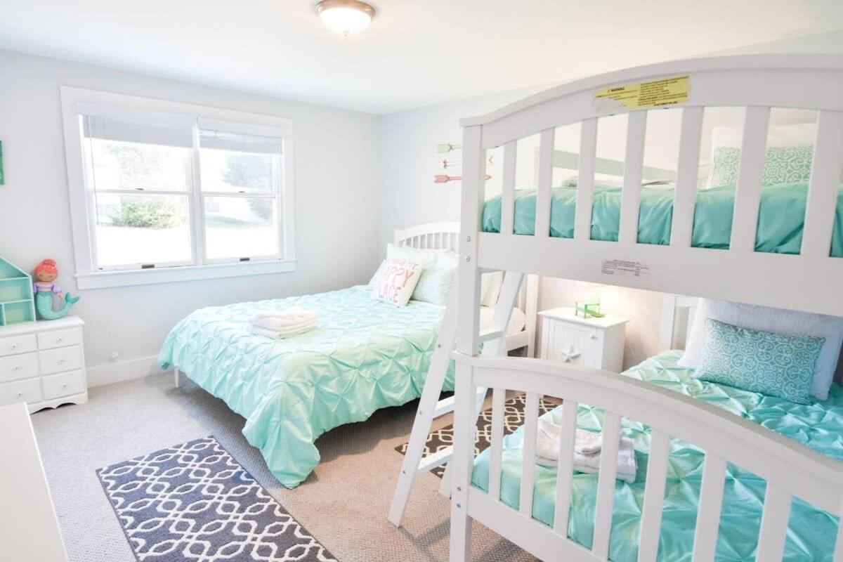 Wrap-Around Porch Mins To Beach تشاتام المظهر الخارجي الصورة
